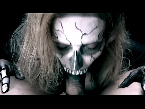 ❤️ Fată demonică sugând pula cu gura ei neagră și înghițind spermă. ️❌   at ro.shufflesex.ru